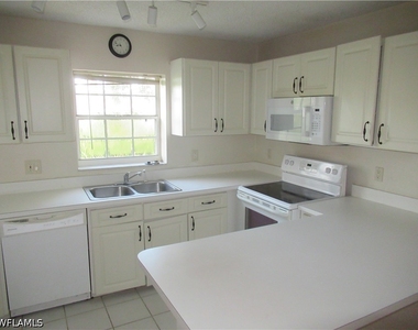441 Quail Forest Boulevard - Photo Thumbnail 3