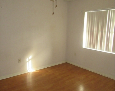 441 Quail Forest Boulevard - Photo Thumbnail 5