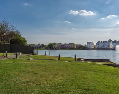 8817 Lakeshore Bend Drive - Photo Thumbnail 34