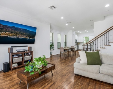 8817 Lakeshore Bend Drive - Photo Thumbnail 11