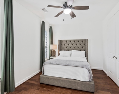 8817 Lakeshore Bend Drive - Photo Thumbnail 22