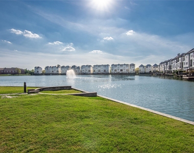 8817 Lakeshore Bend Drive - Photo Thumbnail 32