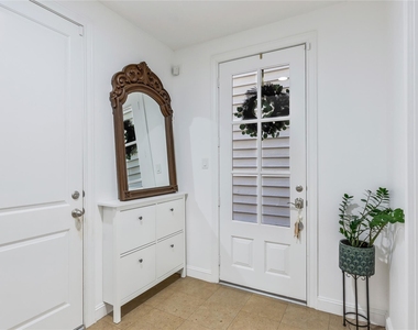 8817 Lakeshore Bend Drive - Photo Thumbnail 3