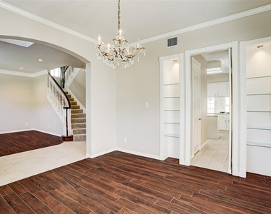 4425 Mildred Street - Photo Thumbnail 3