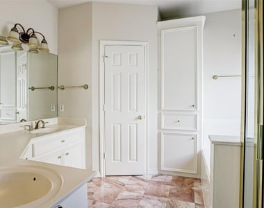 4425 Mildred Street - Photo Thumbnail 25