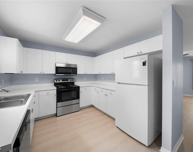 15624 Sunny Crest Lane - Photo Thumbnail 12