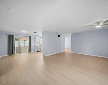 15624 Sunny Crest Lane - Photo Thumbnail 5