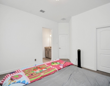21302 Rose Loch Lane - Photo Thumbnail 38