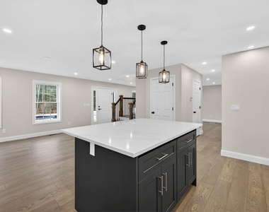 335 Raymond - Photo Thumbnail 14