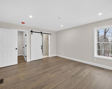 335 Raymond - Photo Thumbnail 32