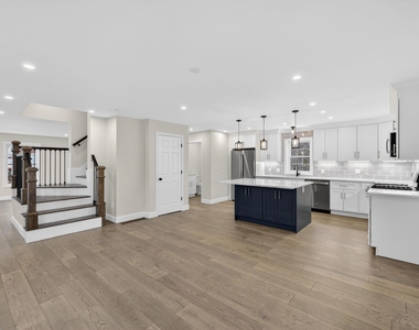 335 Raymond - Photo Thumbnail 8