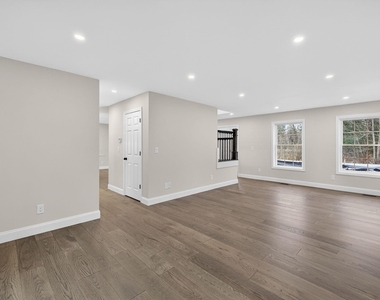 335 Raymond - Photo Thumbnail 21