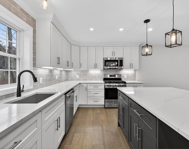 335 Raymond - Photo Thumbnail 15