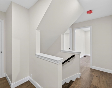 335 Raymond - Photo Thumbnail 24