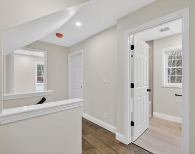 335 Raymond - Photo Thumbnail 25