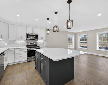 335 Raymond - Photo Thumbnail 13