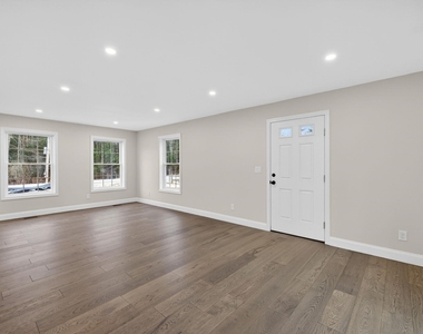 335 Raymond - Photo Thumbnail 20