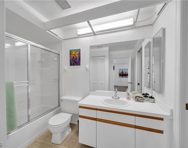 13211 Whitehaven Lane - Photo Thumbnail 17