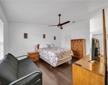 13211 Whitehaven Lane - Photo Thumbnail 15