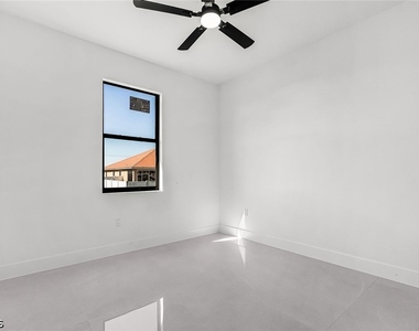 1900 Nw Embers Terrace - Photo Thumbnail 22