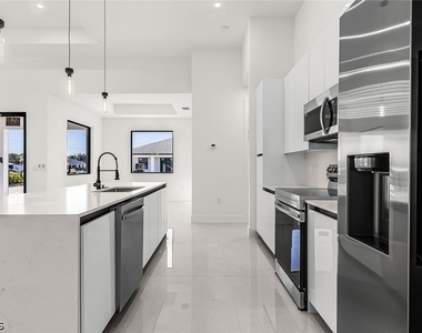 1900 Nw Embers Terrace - Photo Thumbnail 6