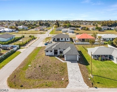1900 Nw Embers Terrace - Photo Thumbnail 2