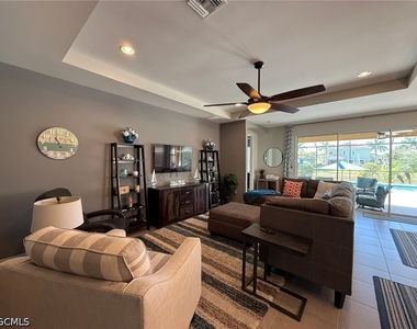3916 King Edwards Street - Photo Thumbnail 12