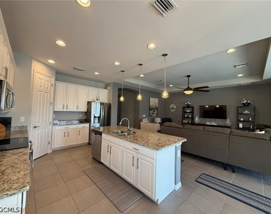 3916 King Edwards Street - Photo Thumbnail 16