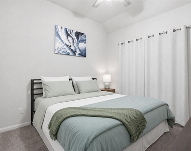 753 Lake Lacosta Drive - Photo Thumbnail 12
