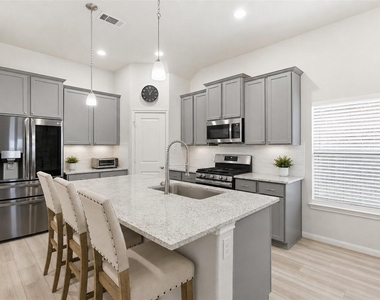 753 Lake Lacosta Drive - Photo Thumbnail 3
