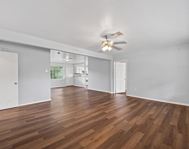 4118 Sunflower Street - Photo Thumbnail 5