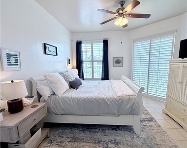 15055 Tamarind Cay Court - Photo Thumbnail 9
