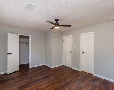 5115 Beaverhollow Drive - Photo Thumbnail 11