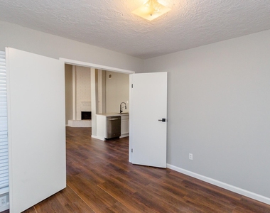 5115 Beaverhollow Drive - Photo Thumbnail 8