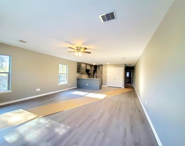 2203 N Winfree Street - Photo Thumbnail 4