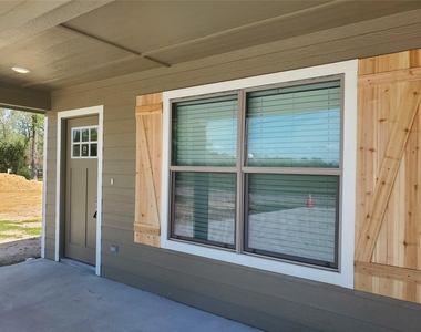 2203 N Winfree Street - Photo Thumbnail 1