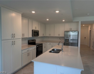18421 Copperhead Court N - Photo Thumbnail 20