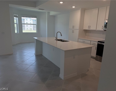 18421 Copperhead Court N - Photo Thumbnail 22