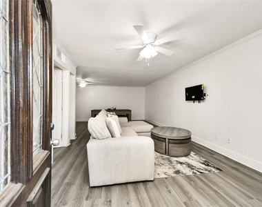 3131 Cummins Street - Photo Thumbnail 19