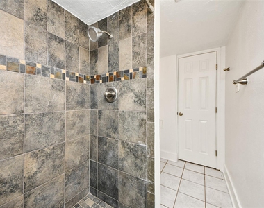 3131 Cummins Street - Photo Thumbnail 14
