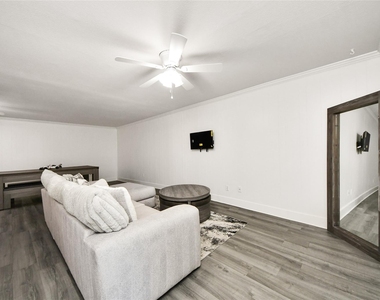 3131 Cummins Street - Photo Thumbnail 10