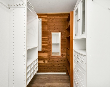 3131 Cummins Street - Photo Thumbnail 15
