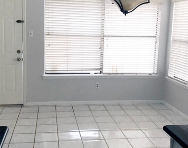 10118 Sageglow Drive - Photo Thumbnail 4
