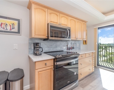 2810 Estero Boulevard - Photo Thumbnail 8