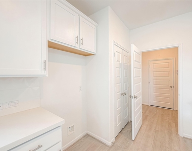 3111 Trishelle Court - Photo Thumbnail 16