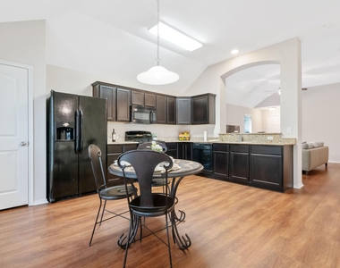 967 Oak Terrace Drive - Photo Thumbnail 4