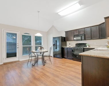 967 Oak Terrace Drive - Photo Thumbnail 3