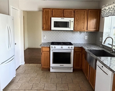 7771 Springville Drive - Photo Thumbnail 5