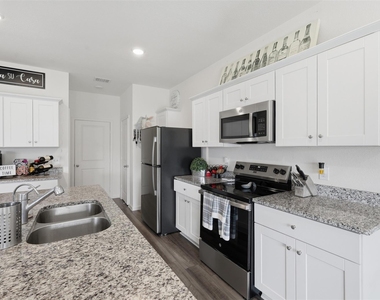 10138 Tiger Flower Lane - Photo Thumbnail 7