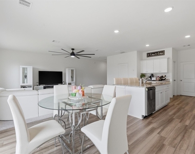 10138 Tiger Flower Lane - Photo Thumbnail 6